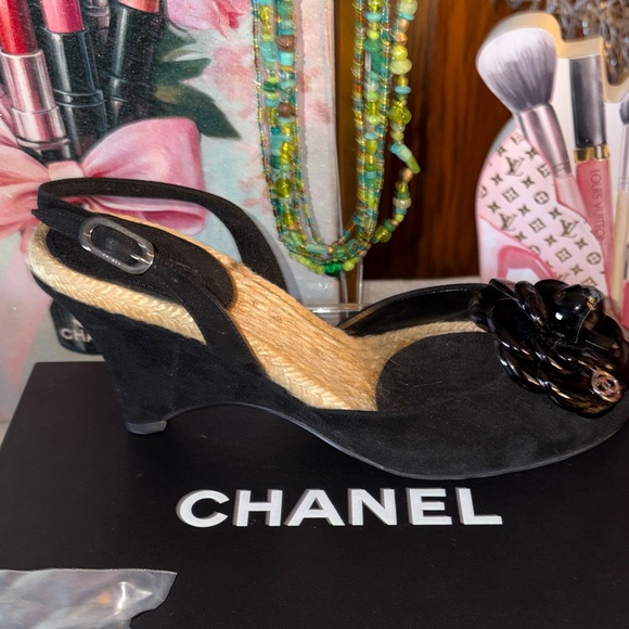 CHANEL Black Espadrille Sandals - Picture 9 of 9